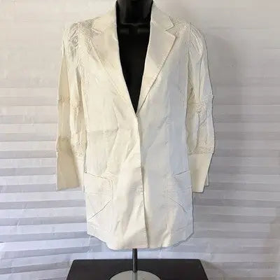 Elie Tahari Size 4 White Button Down Jacket Women's Chic Outerwear