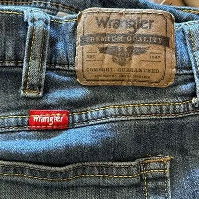 Wrangler Flex Blue Jeans Men’s Size 38x32 Stretch Denim Straight Fit